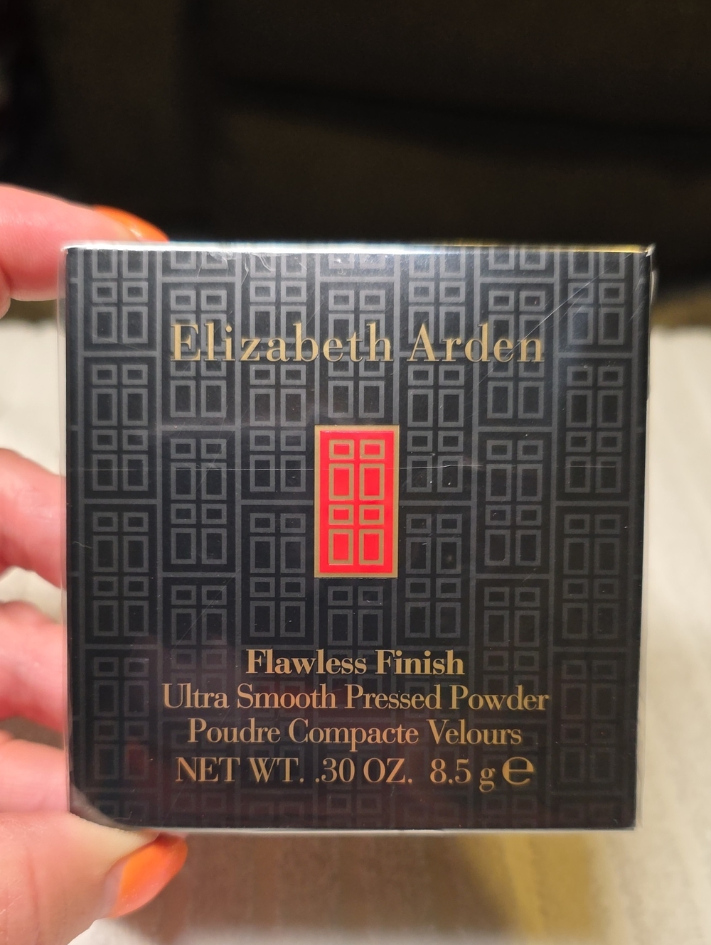 Elizabeth Arden Flawless Finish Pressed Powder - Shade Medium 03
